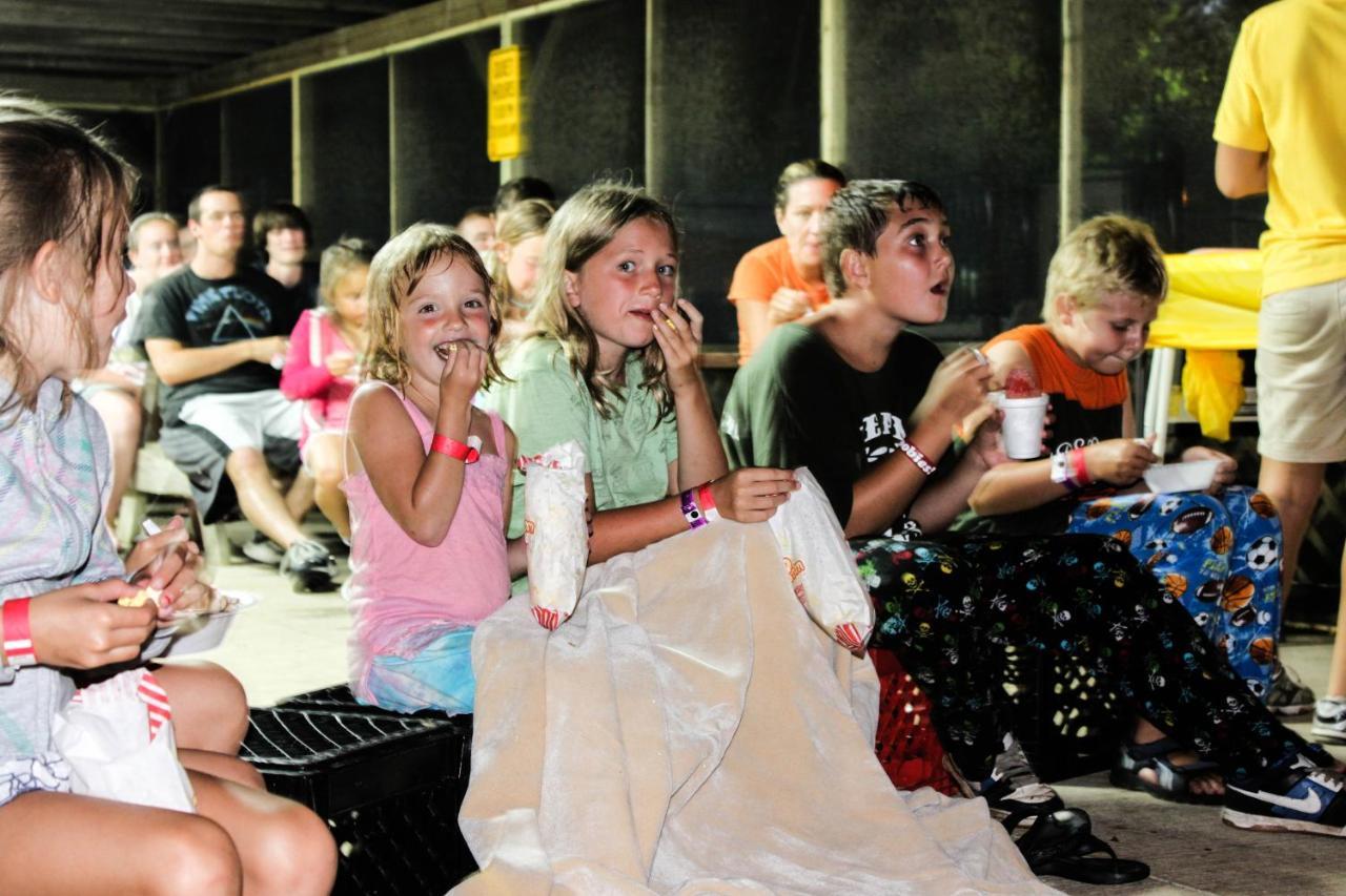 ホテル Sandusky Koa Holiday Campground エクステリア 写真